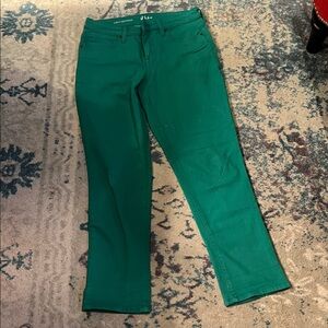Style & Co. Green curvy girlfriend straight leg jeans. Size 4